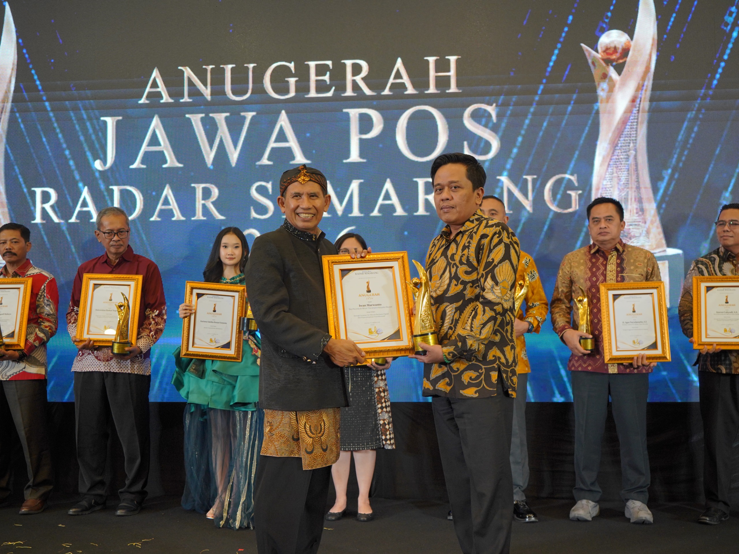 Tirta Ampera Raih Penghargaan Inovasi Layanan Air Minum Berbasis Digital dan Kepemimpinan Transformatif